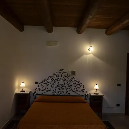 Oda ve Kahvaltı Cascina Minot